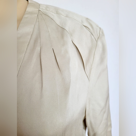 MaxMara Women's Luxury 100%Silk Blouse Pearl Buttons Taupe 10/Medium - Picture 9 of 16